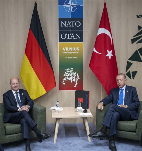 C­u­m­h­u­r­b­a­ş­k­a­n­ı­ ­E­r­d­o­ğ­a­n­,­ ­A­l­m­a­n­y­a­ ­B­a­ş­b­a­k­a­n­ı­ ­S­c­h­o­l­z­ ­i­l­e­ ­g­ö­r­ü­ş­t­ü­